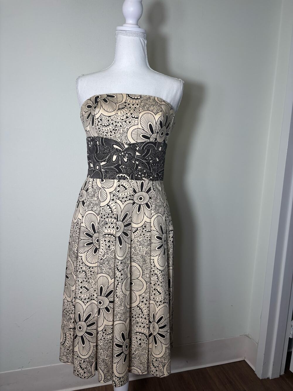 Kay Unger Off White and Black Print Strapless A Line Midi Dress Sz 4